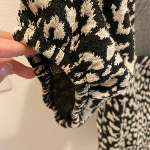Free People Black & White Cheetah Print Puff Sleeve Square Neck Top - XS - Picture 5 of 12